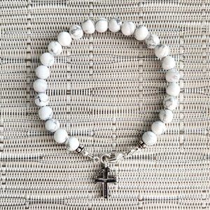 WOMEN'S BRACELET HOWLITE WITH 925 SILVER MINI CROSS